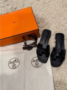 Hermes Black Oran Leather Women's Slide Sandals